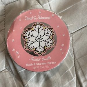 Frosted Vanilla Bath bomb